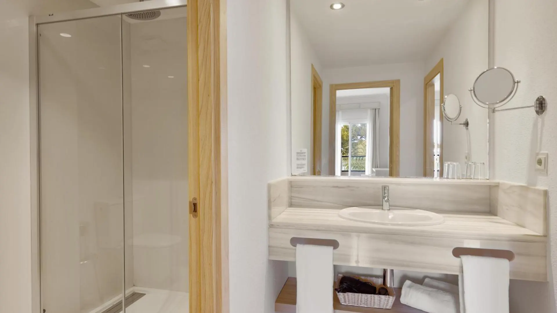 **** Hotel apartamentowy Viva Blue & Spa Playa de Muro  Hiszpania