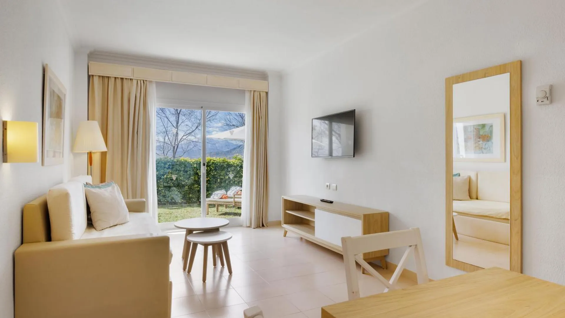 **** Hotel apartamentowy Viva Blue & Spa Playa de Muro  Hiszpania